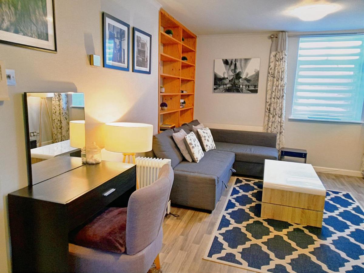 Excellent Location - City Centre - Parking - 4 Beds -2 Bedrooms Belfast Exteriör bild