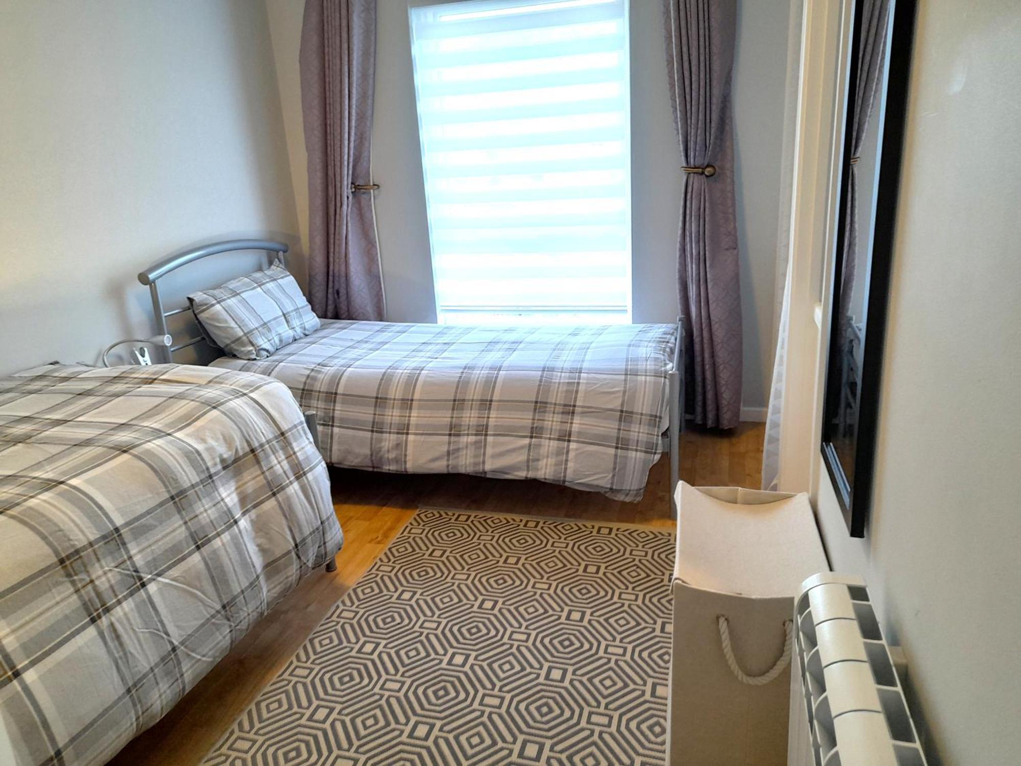 Excellent Location - City Centre - Parking - 4 Beds -2 Bedrooms Belfast Exteriör bild